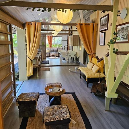 Faaora Lodge, Little Paradise Haapiti Exterior photo